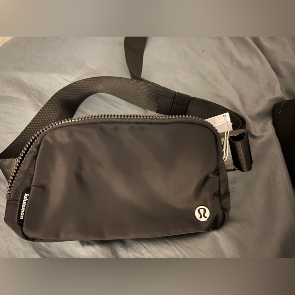 LuLuLemon Everywhere 1L Beltbag